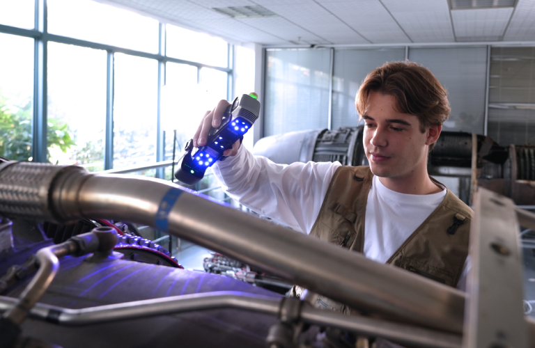 2025 Best 3D Scanners for Industrial Use | SCANOLOGY Guide